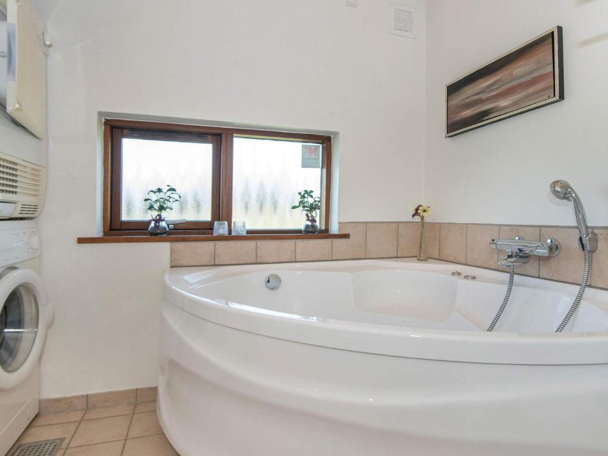 8 Person Holiday Home In Ulfborg Exterior foto